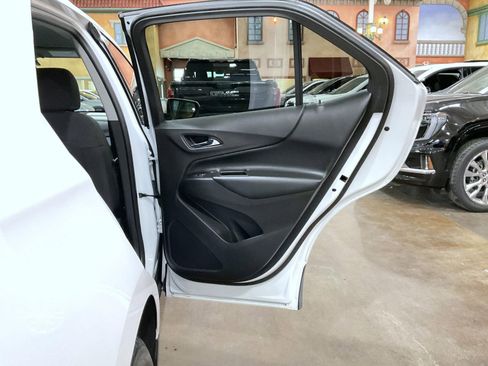 Used 2020 Chevrolet Equinox LT image 17