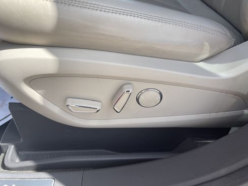 Used 2018 Lincoln MKX Reserve w/ Driver Assistance Package FWD image 36