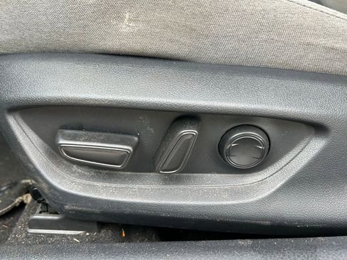 Used 2025 Toyota Camry LE w/ Convenience Package image 15