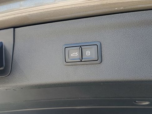 Used 2015 Audi Q3 2.0T Prestige image 10