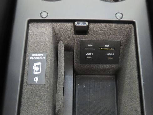 Certified 2026 Porsche Macan AWD/4WD image 30