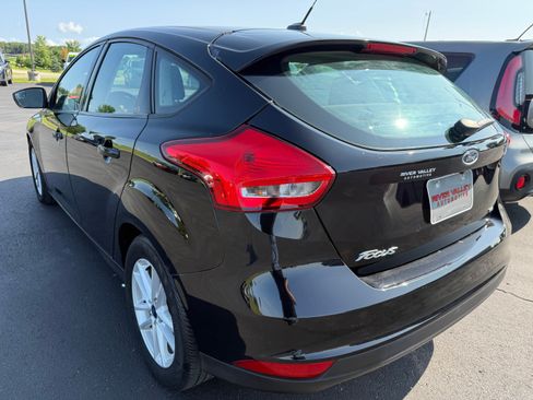 Used 2018 Ford Focus SE FWD image 4