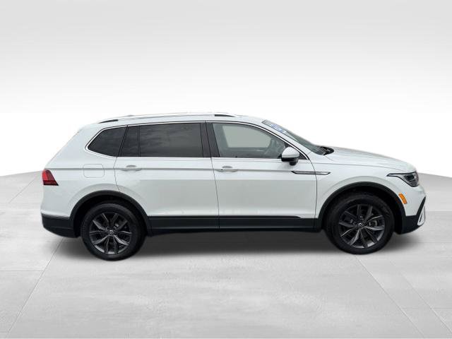 Used 2023 Volkswagen Tiguan SE w/ Panoramic Sunroof Package AWD/4WD image 5