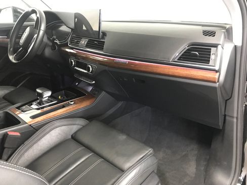 Used 2023 Audi Q5 2.0T Prestige w/ Prestige Package image 11