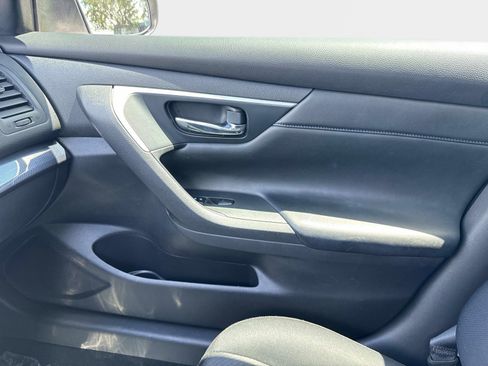 Used 2018 Nissan Altima 2.5 SR FWD image 21