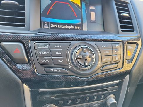 Used 2020 Nissan Pathfinder SL image 27