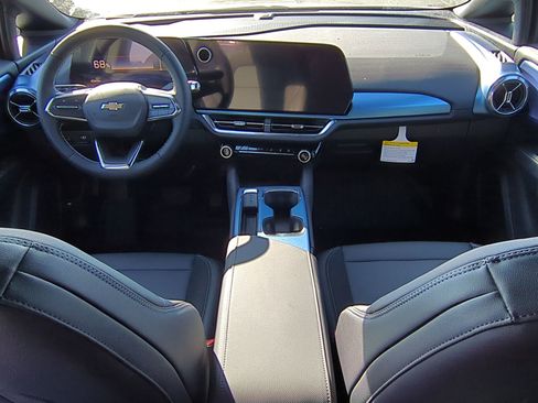 New 2026 Chevrolet Equinox EV LT image 18