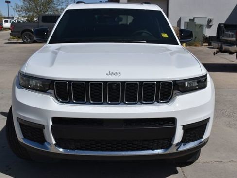 Used 2025 Jeep Grand Cherokee L Limited w/ Luxury Tech Group II AWD/4WD image 2