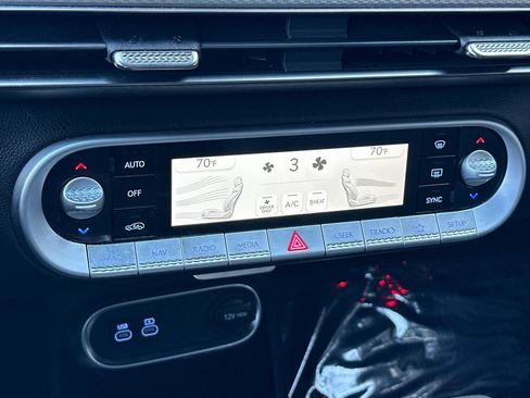 Used 2025 Genesis GV60 RWD image 22