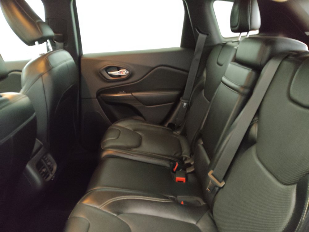 Used 2015 Jeep Cherokee Limited w/ Luxury Group AWD/4WD image 18