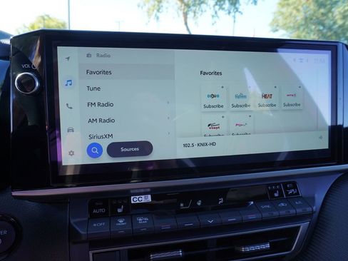 Used 2025 Toyota Camry SE image 20