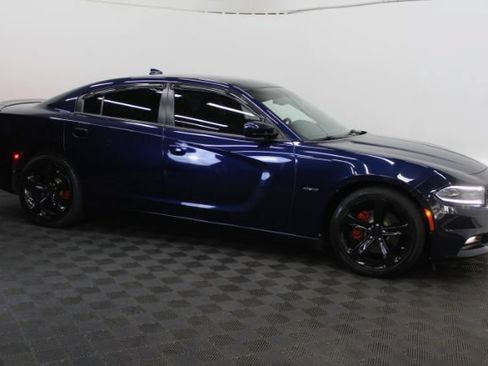 Used 2016 Dodge Charger R/T w/ Driver Confidence Group RWD image 4
