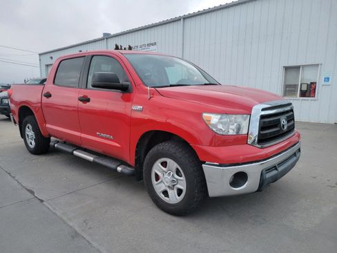 Used 2011 Toyota Tundra 4x4 CrewMax image 1