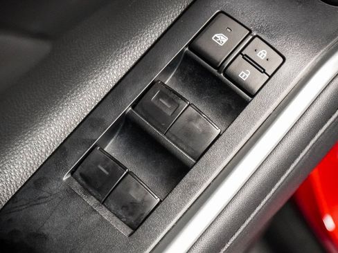 Used 2023 Toyota Highlander XLE image 22