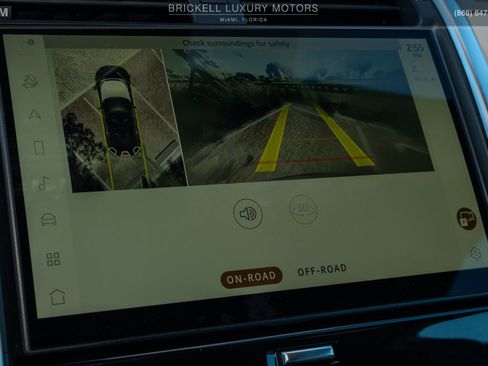 Used 2023 Land Rover Discovery S R-Dynamic image 33