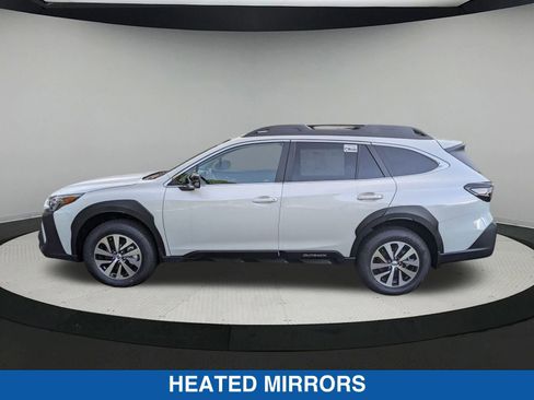 Certified 2025 Subaru Outback Premium image 6
