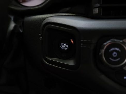 Used 2025 Jeep Wrangler Unlimited Rubicon w/ Technology Group image 41