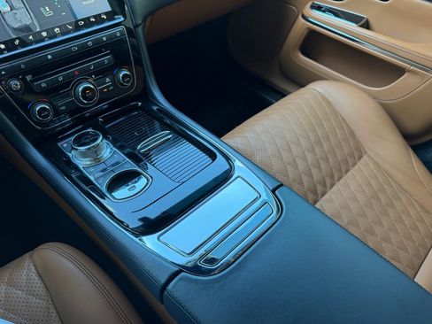 Used 2018 Jaguar XJ L Portfolio RWD image 22