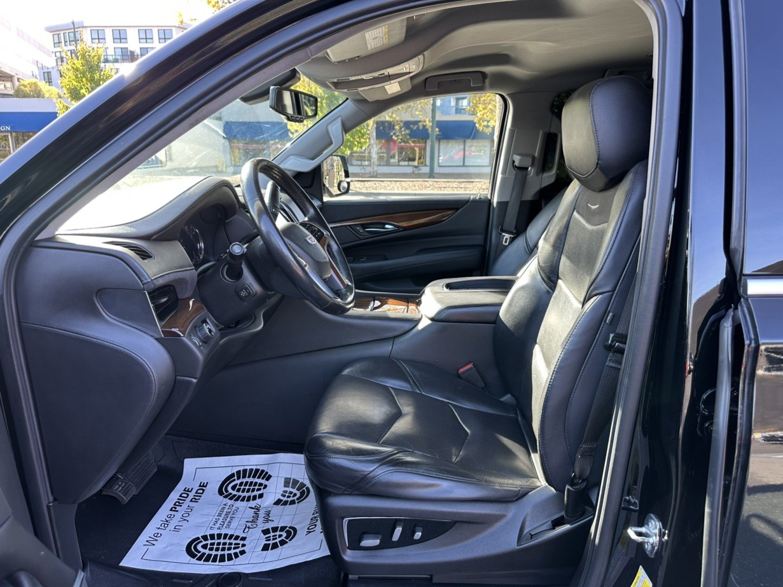 Used 2020 Cadillac Escalade ESV 2WD image 18