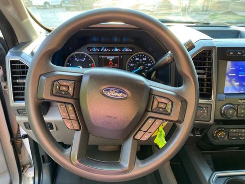 Used 2022 Ford F250 XLT w/ XLT Premium Package AWD/4WD image 7