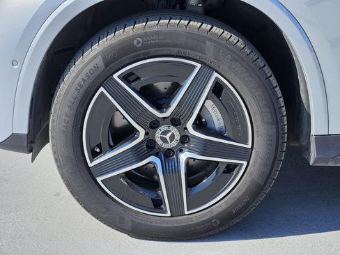 Certified 2025 Mercedes-Benz GLC 300 4MATIC image 11