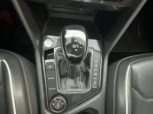 Used 2022 Volkswagen Tiguan SEL R-Line AWD/4WD image 19