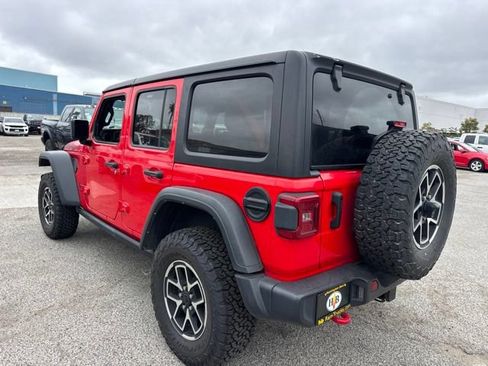 Used 2024 Jeep Wrangler Unlimited Rubicon AWD/4WD image 6