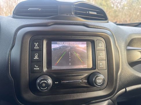 Used 2020 Jeep Renegade Sport image 30