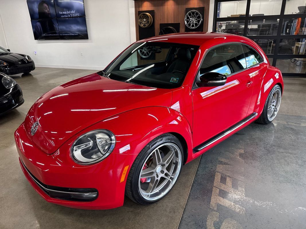Used 2012 Volkswagen Beetle 2.0T FWD image 2