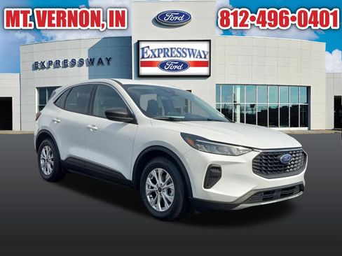 Used 2024 Ford Escape Active w/ Cold Weather Package image 4
