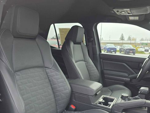 Certified 2025 Toyota 4Runner TRD Off-Road Premium image 15