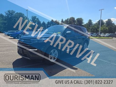 Used 2023 Ford Explorer XLT w/ Equipment Group 202A AWD/4WD image 4