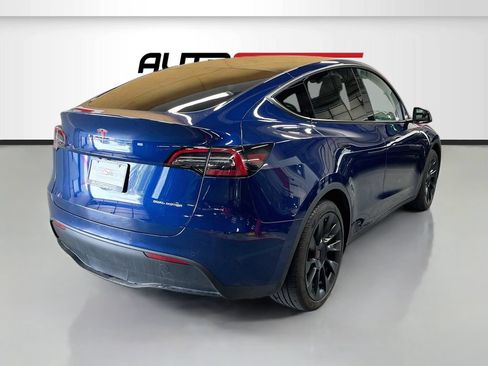 Used 2021 Tesla Model Y Long Range AWD/4WD image 7