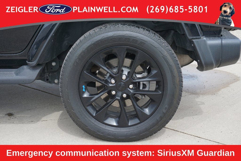 Used 2023 Jeep Wrangler Unlimited Sahara w/ Cold Weather Group AWD/4WD image 9