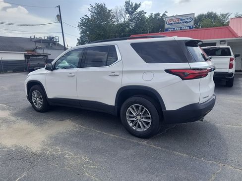 Used 2022 Chevrolet Traverse LT w/ LPO, Cargo Package FWD image 3