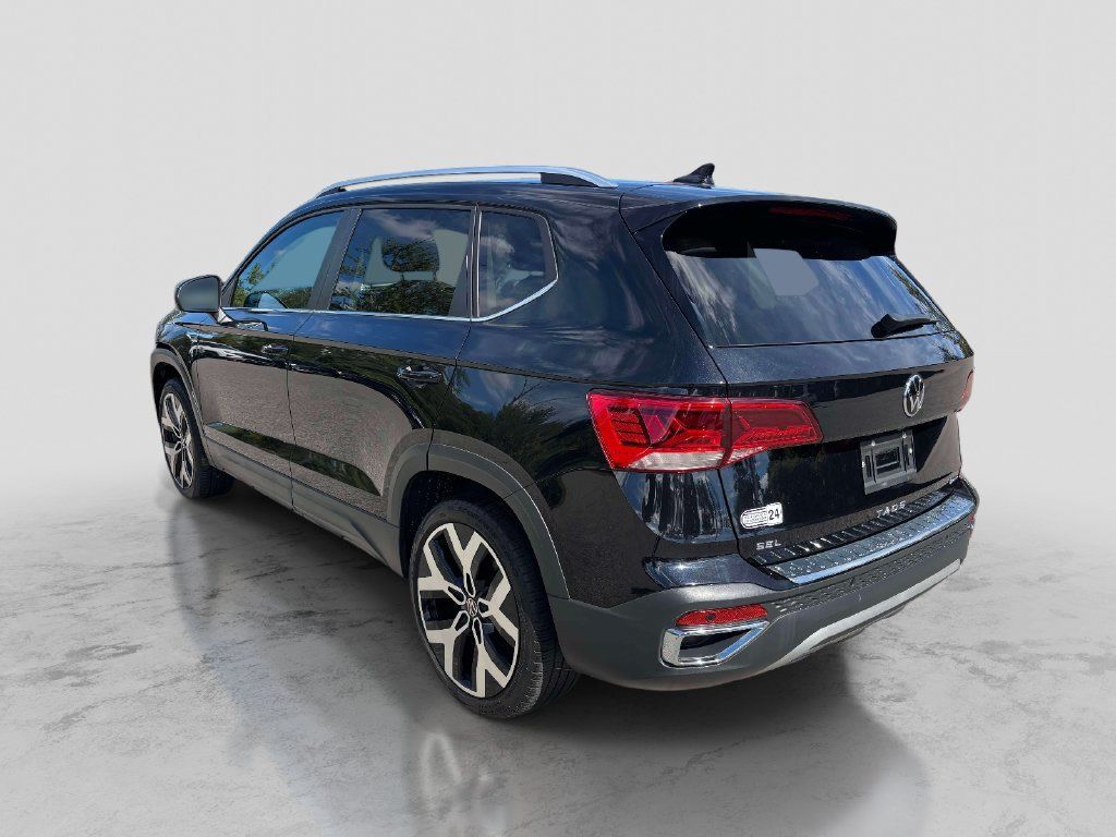 Used 2023 Volkswagen Taos SEL AWD/4WD image 3