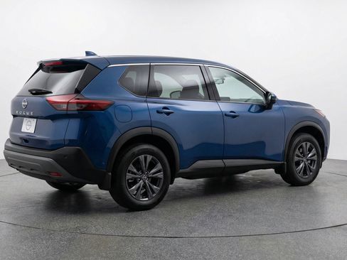 Used 2025 Nissan Rogue SV AWD/4WD image 9