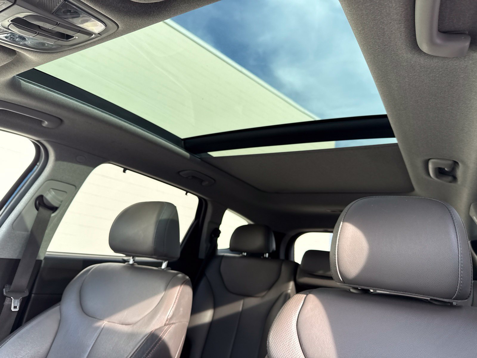 Used 2020 Hyundai Santa Fe Limited FWD image 32