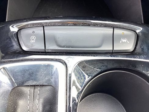 Used 2025 Chevrolet Trax LT w/ LT Convenience Package FWD image 33