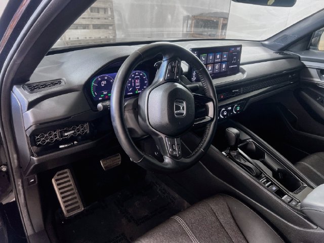 Used 2024 Honda Accord Sport image 11