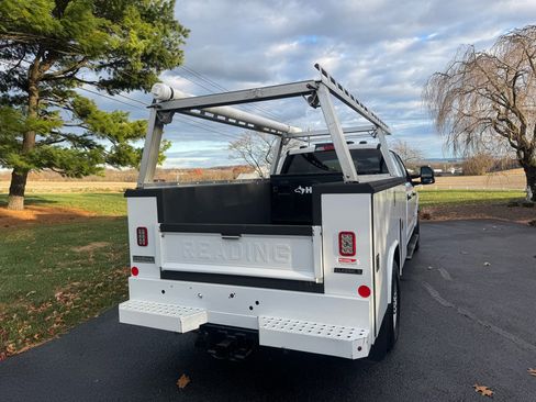 Used 2022 Ford F350 XL w/ Power Equipment Group image 9