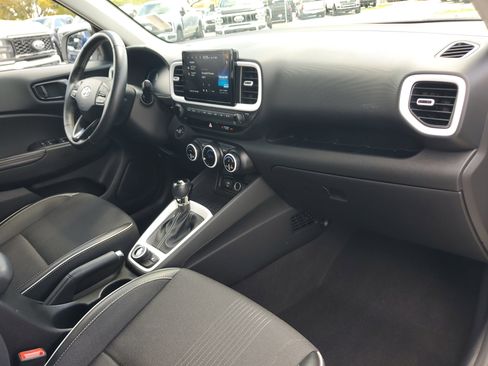 Used 2023 Hyundai Venue Limited w/ Cargo Package image 13