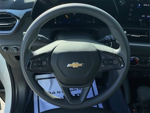 Used 2026 Chevrolet TrailBlazer LS image 11