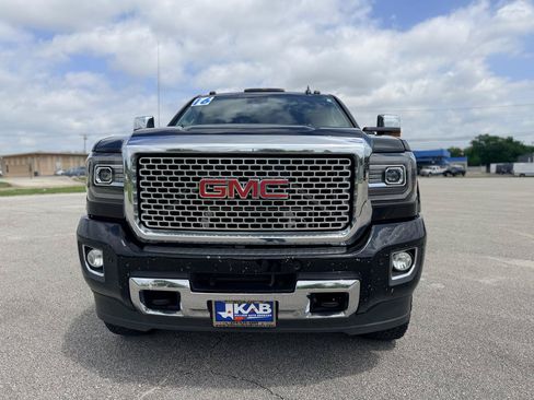 Used 2016 GMC Sierra 2500 Denali w/ Duramax Plus Package AWD/4WD image 8