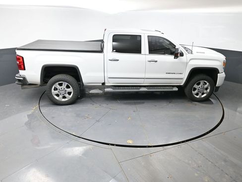 Used 2019 GMC Sierra 2500 Denali w/ Duramax Plus Package image 11