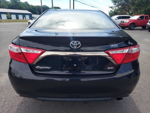 Used 2017 Toyota Camry SE FWD image 5