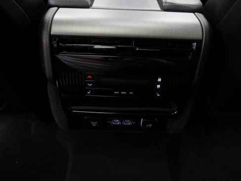 Certified 2024 Jeep Wagoneer Series II image 31