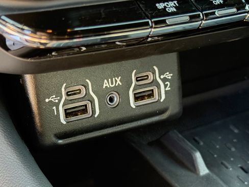 Used 2025 Dodge Durango R/T AWD/4WD image 36