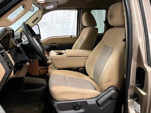 Used 2011 Ford F250 XLT w/ Camper Pkg image 24