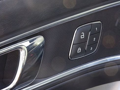 Used 2018 Ford Explorer Platinum image 17